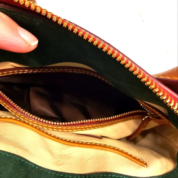 VINTAGE DOONEY AND BOURKE FLORENTINE CAMERON CROSSBODY SATCHEL IN TAN COLOR Sz S - Picture 5 of 16